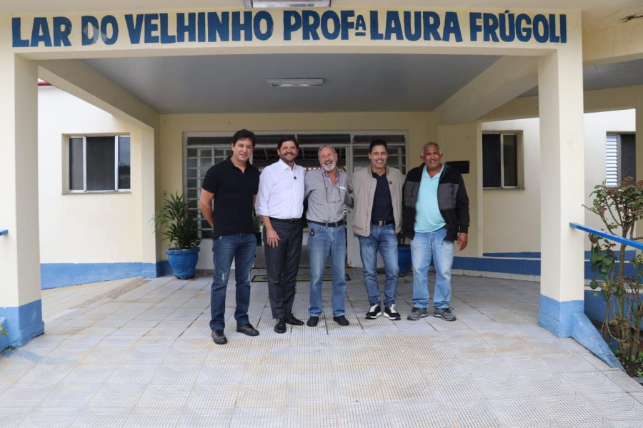 Deputados André do Prado e Marcio Alvino visitam Santa Casa de Santa Isabel e anunciam novos recursos para a saúde