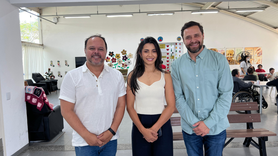 CARRETA OFTALMOLÓGICA LEVA ATENDIMENTO GRATUITO A IDOSOS E AMPLIA AÇÕES DE SAÚDE EM ARUJÁ