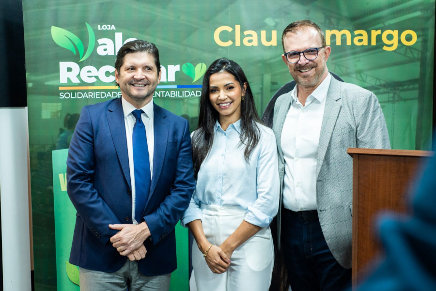 Clau Camargo lança livro Vale Reciclar na Assembleia Legislativa do Estado de São Paulo