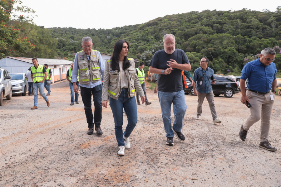 Obras de pavimentação em Guararema recebem visita da Secretaria Estadual de Meio Ambiente, Infraestrutura e Logística