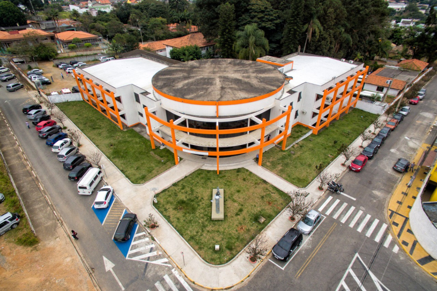 Carnês do IPTU 2026 começam a ser distribuídos pelos Correios em Ferraz