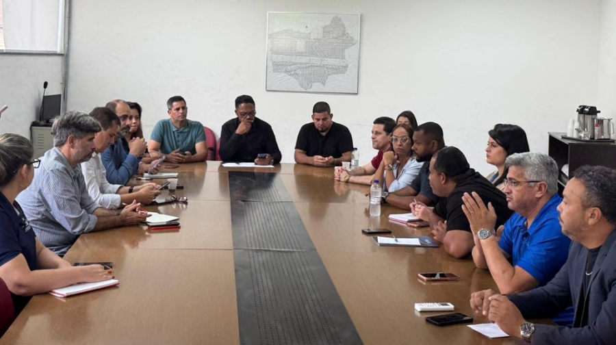 Vereadores cobram e CCR Rio se compromete a fazer manutenção das margens da Dutra até março