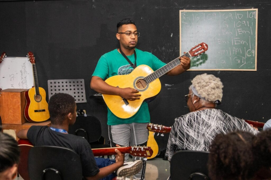 Ferraz tem aulas de música gratuitas para a população