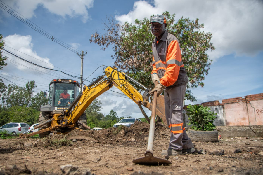 Mega mutirão mobiliza 242 servidores e recolhe 40 toneladas de inservíveis em Jundiapeba, neste sábado (28/02)
