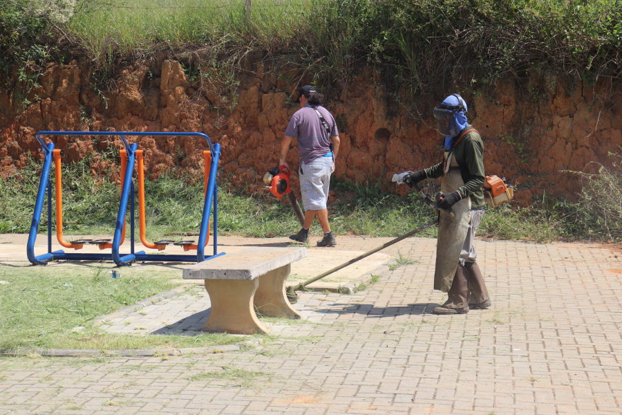 ZELADORIA MUNICIPAL DÁ CONTINUIDADE AO CRONOGRAMA DE LIMPEZA URBANA