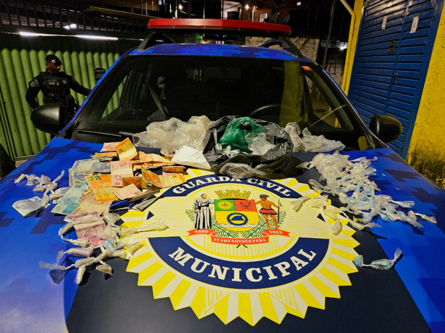 GCM de Itaquá captura foragido da Justiça e apreende mais de 1,5 mil entorpecentes