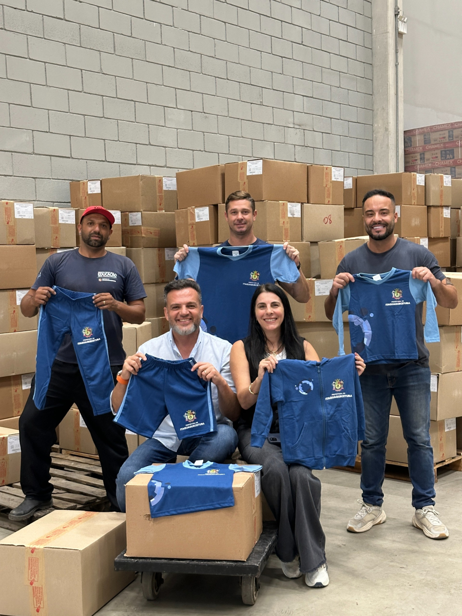 Itaquá inicia entrega de mais de 250 mil peças de uniformes para estudantes da rede municipal