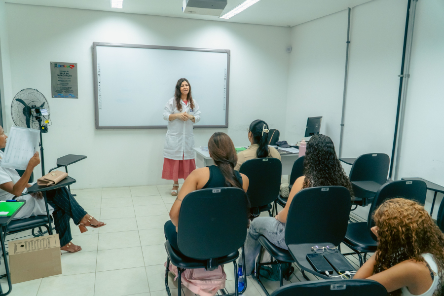 Bertioga realiza cerimônia de formatura do curso de Assistente Administrativo com Inclusão Digital