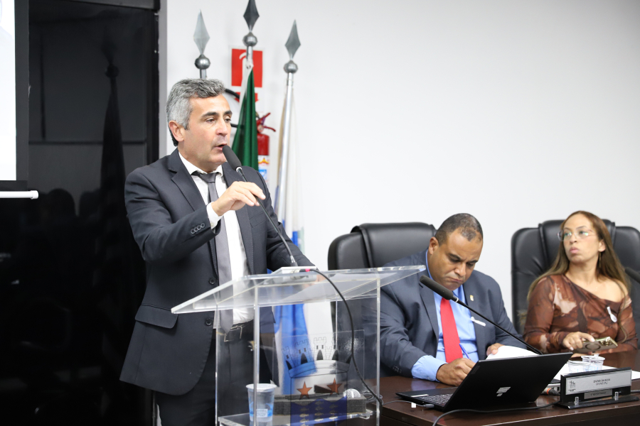 Legislativo arujaense institui campanha do Laço Branco e envolve homens no debate pelo fim da violência doméstica