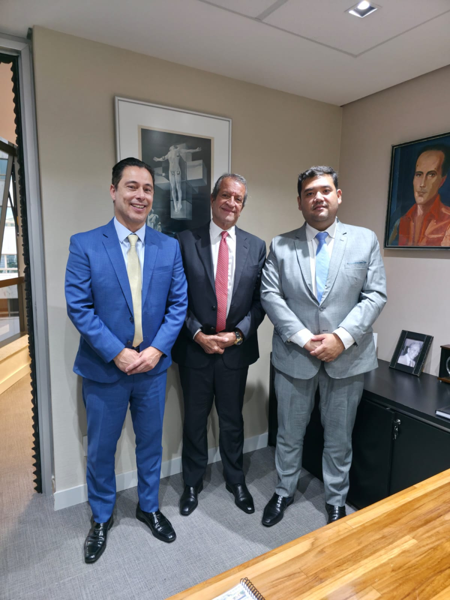 Prefeito garante R$ 30 milhões em investimentos para Suzano em agendas na capital federal