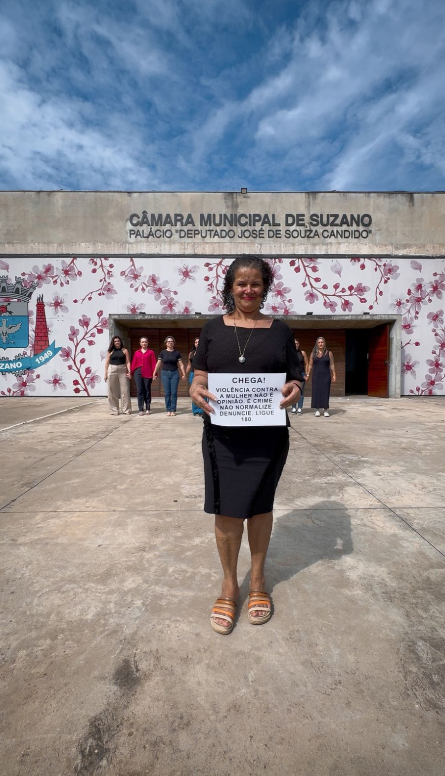 Servidoras da Câmara de Suzano fazem ação contra feminicídio
