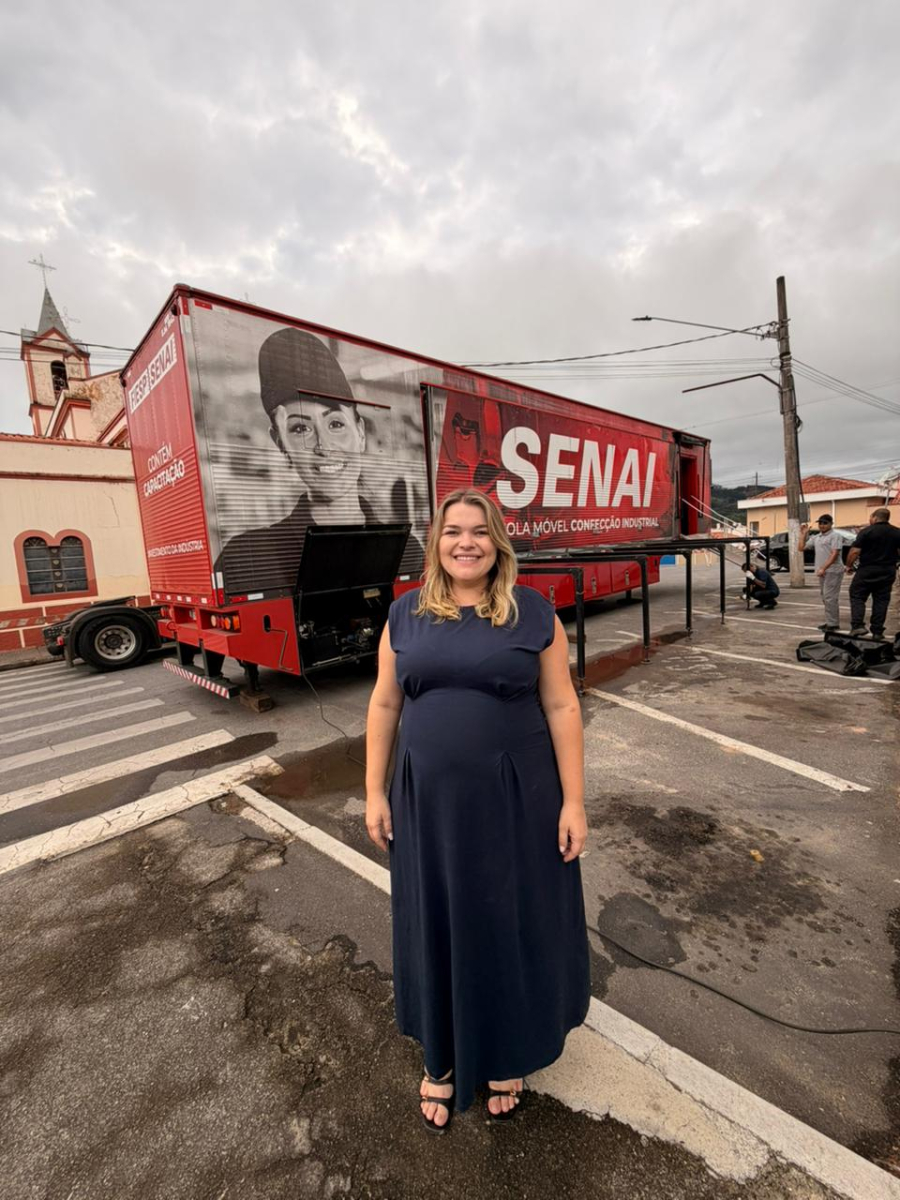 Fundo Social, SENAI e SEBRAE trazem carreta de capacitação profissional para o município