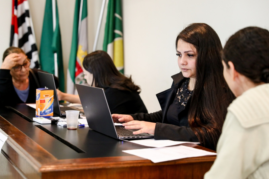 Ferraz promove mutirão de emprego com mais de 130 vagas disponíveis