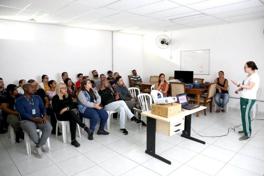 Capacitação qualifica agentes no combate à esporotricose em Ferraz de Vasconcelos