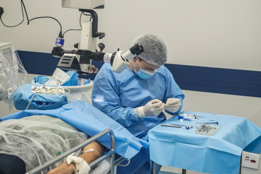 Ferraz zera fila de catarata com quase 800 cirurgias em tempo recorde