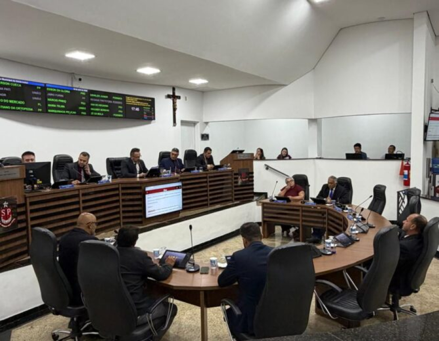 Prefeitura e Câmara garantem reajuste de 5% nos salários e fixam vale alimentação em R$ 300 para servidores