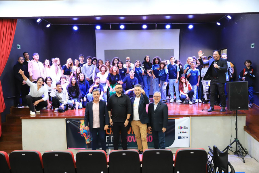 Seminário sobre Criatividade e Inovação debate inteligência artificial, trabalho colaborativo e economia criativa