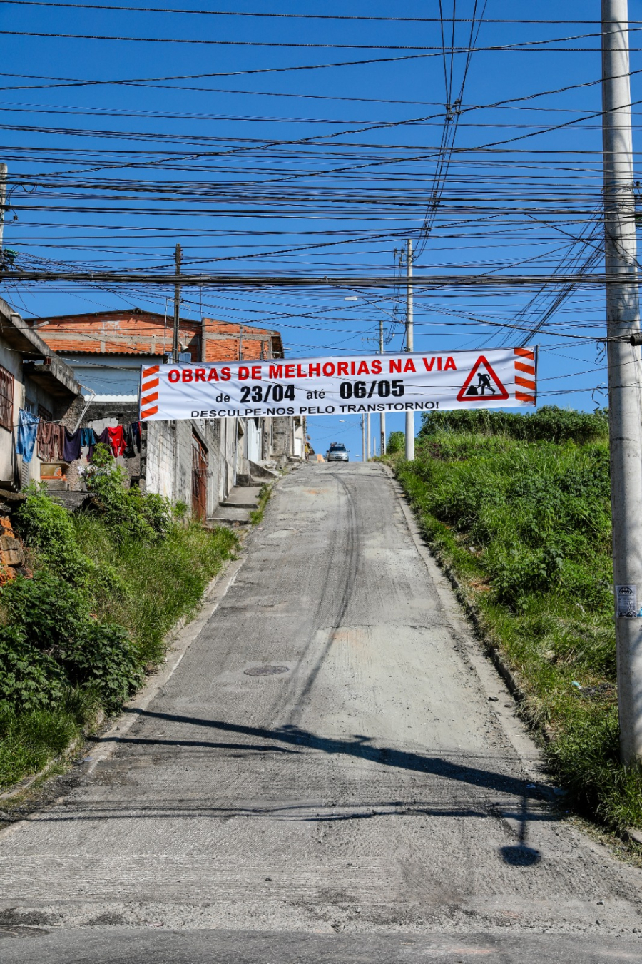 Prefeitura realiza recapeamento asfáltico na Travessa Carmelita, no Jardim São Luiz