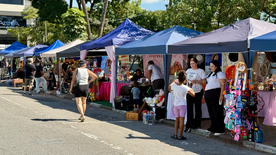 Fim de semana de feiras fortalece microempreendedores e reúne 900 pessoas em Arujá