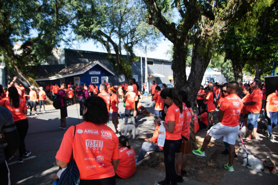 Arujá celebra bem-estar animal com sucesso na Caminhada Pet