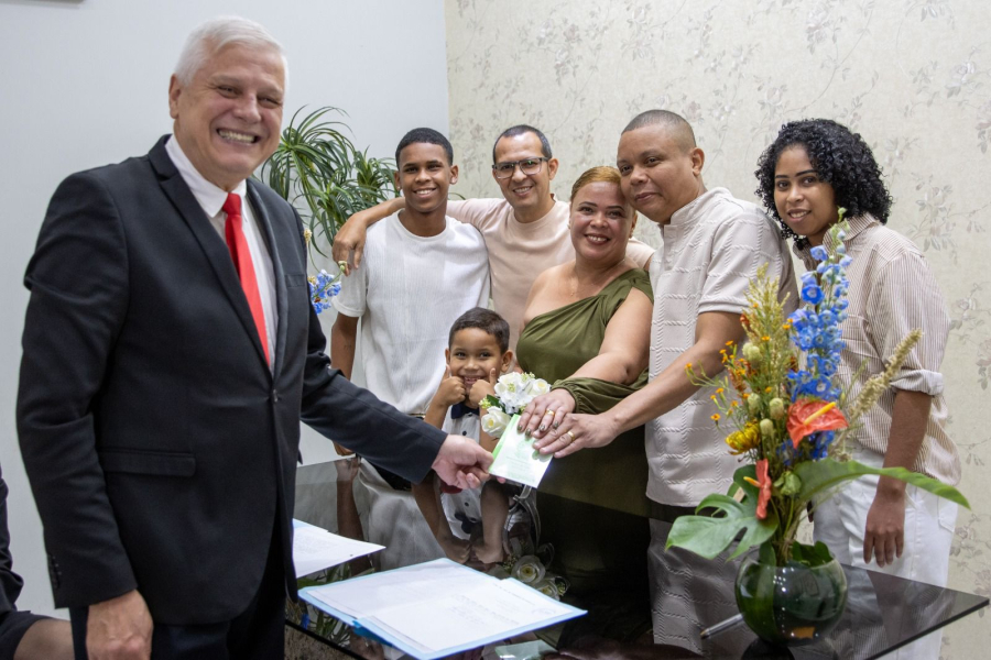 Casamento comunitário no civil oficializa união de 40 casais em Itaquá