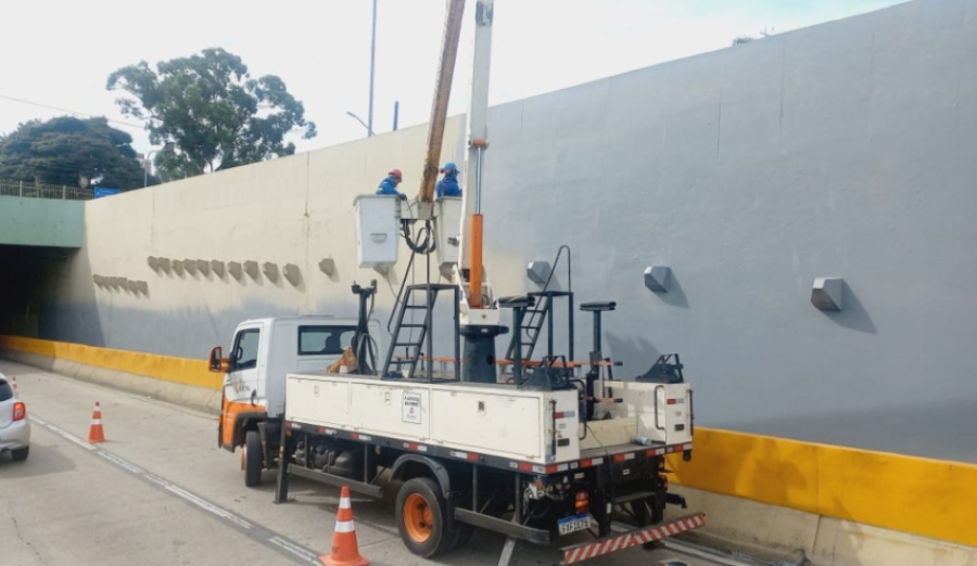 Frentes de zeladoria seguem atuando com serviços de limpeza pública e revitalização