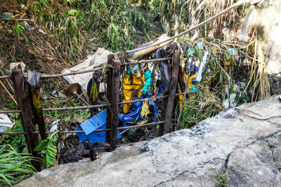 Operação Cata-Treco auxilia população no descarte correto de materiais inservíveis em Ferraz