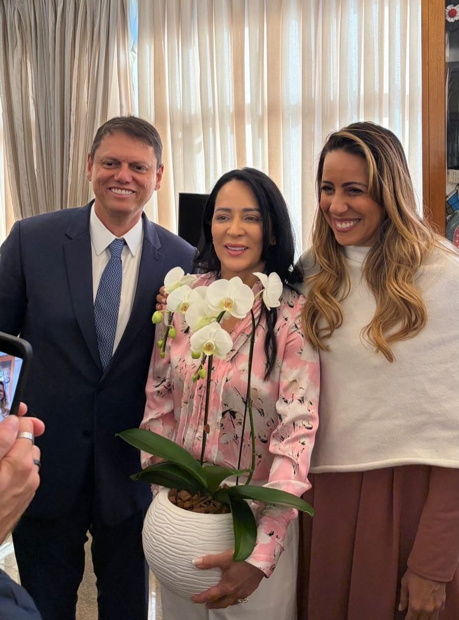 Flavia Souza participa de encontro com a primeira-dama do Estado para debater segurança e proteção às mulheres