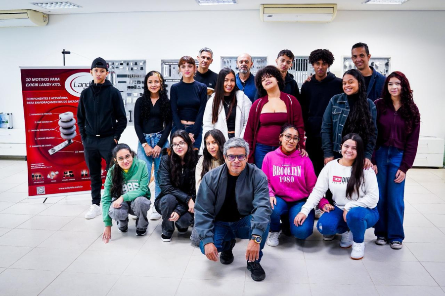 Alunos de Ferraz participam do projeto “Escola Vai à Indústria”