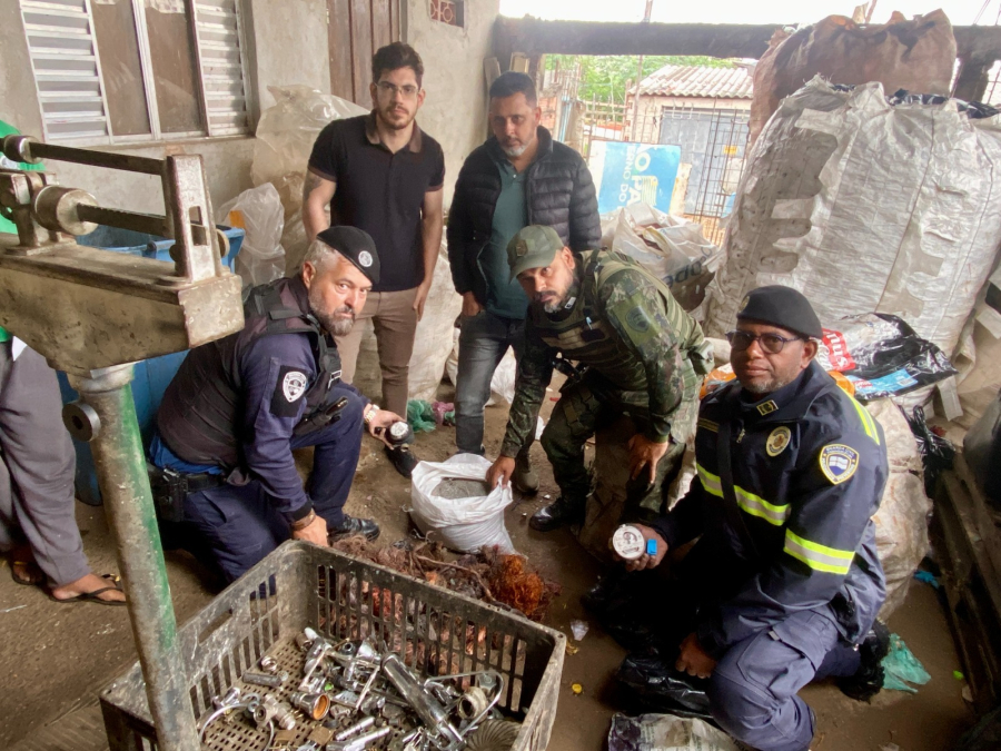 Operação integrada combate receptação de fios furtados e apreende cobre queimado em ferros-velhos de Itaquá