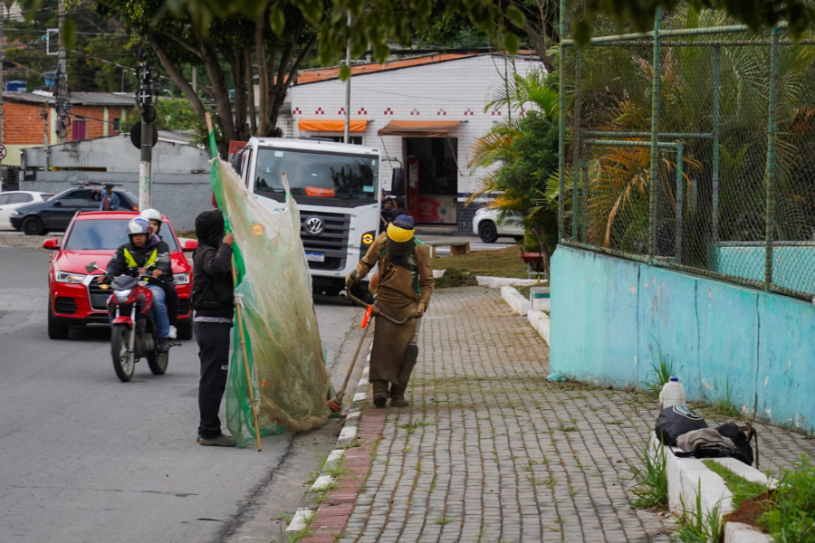 Prefeitura intensifica serviços de zeladoria e revitaliza área na Rua Mariana Ascoli Rotuno
