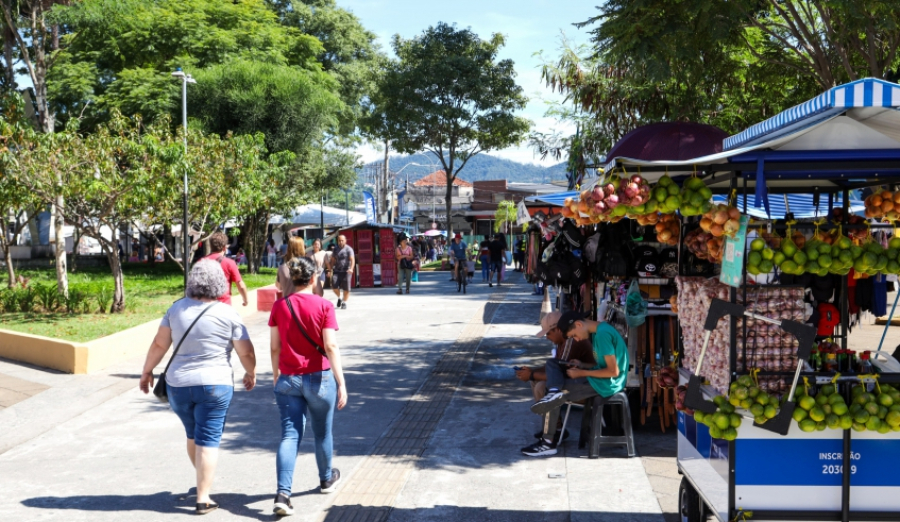 Mogi Abraça o Centro leva concerto e apresentações artísticas à Praça Oswaldo Cruz