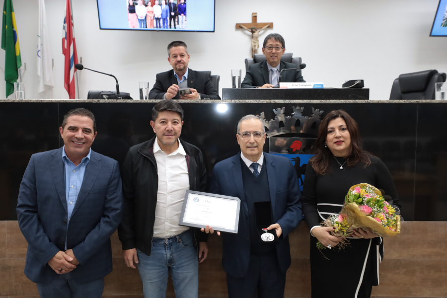 Câmara de Suzano entrega Medalha Suzano Brandão ao fisioterapeuta Luiz Antônio Fidalgo