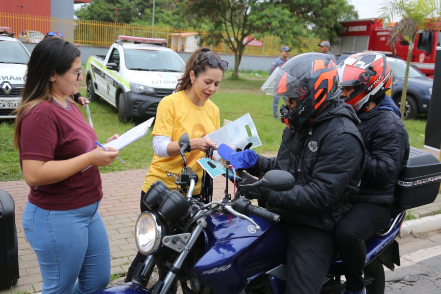 Transporte realiza ‘Pit Stop Educativo’ para conscientizar motociclistas no trânsito