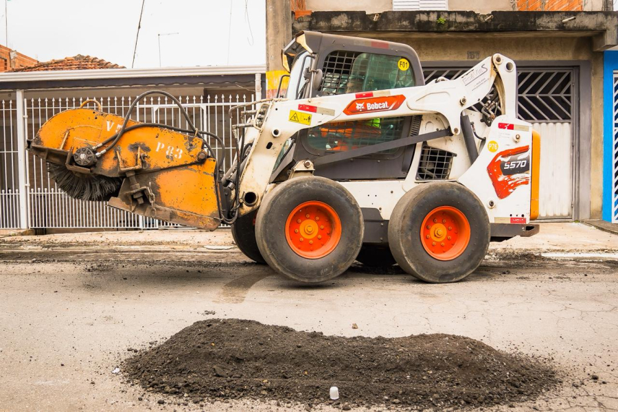 Prefeitura avança com obras de pavimentação e infraestrutura no Jardim Yone