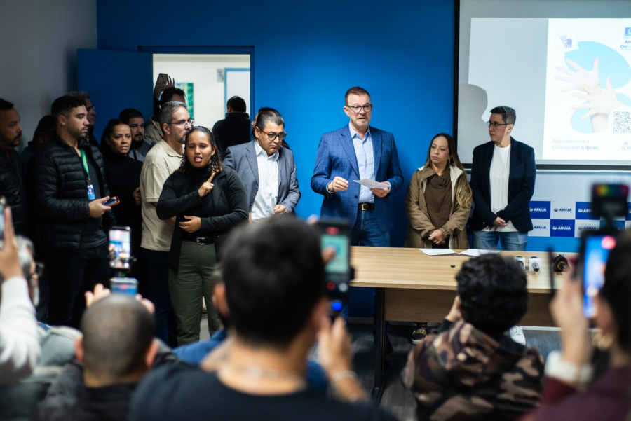 ARUJÁ LANÇA CENTRAL DE LIBRAS 24H E ANUNCIA NOVAS AÇÕES DE INCLUSÃO NO MUNICÍPIO