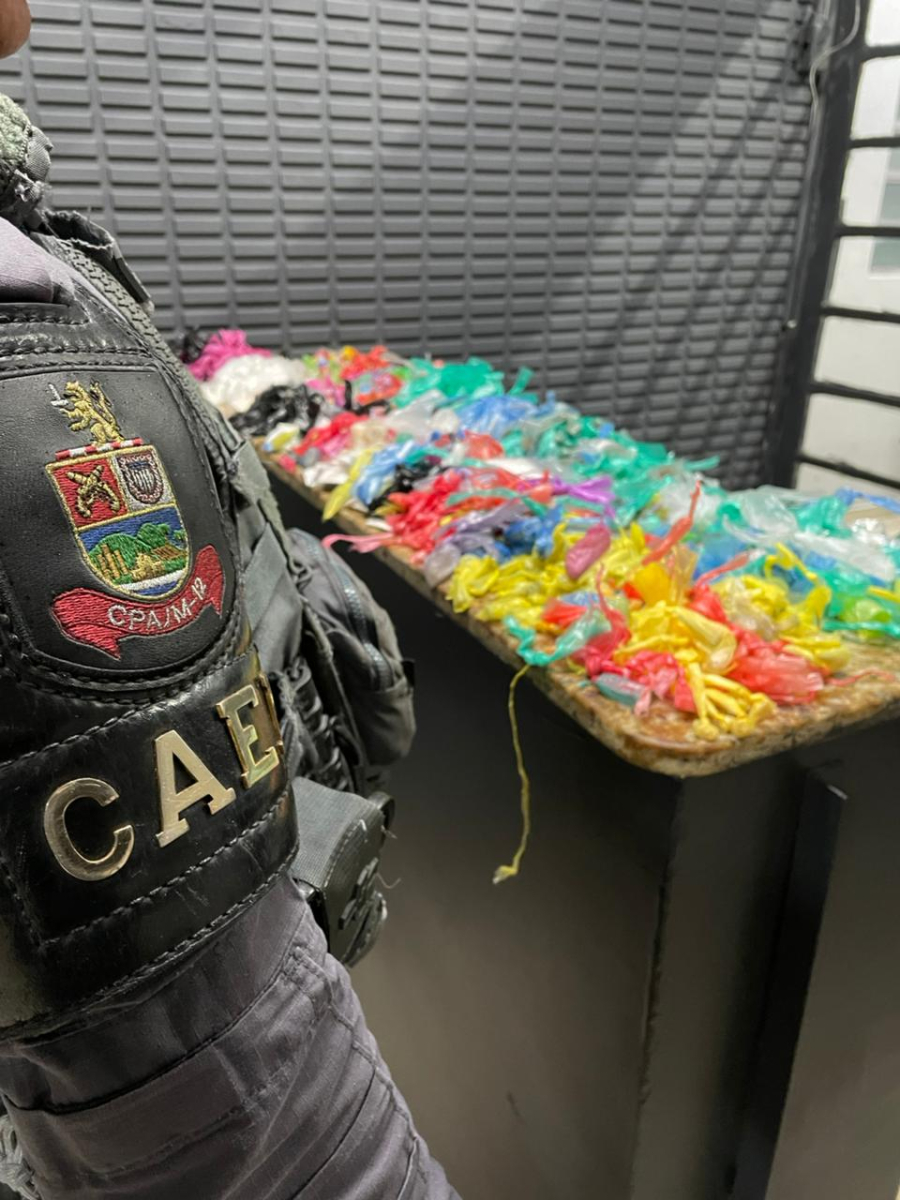 CAEP prende homem com mais de 990 porções de drogas em Ferraz de Vasconcelos