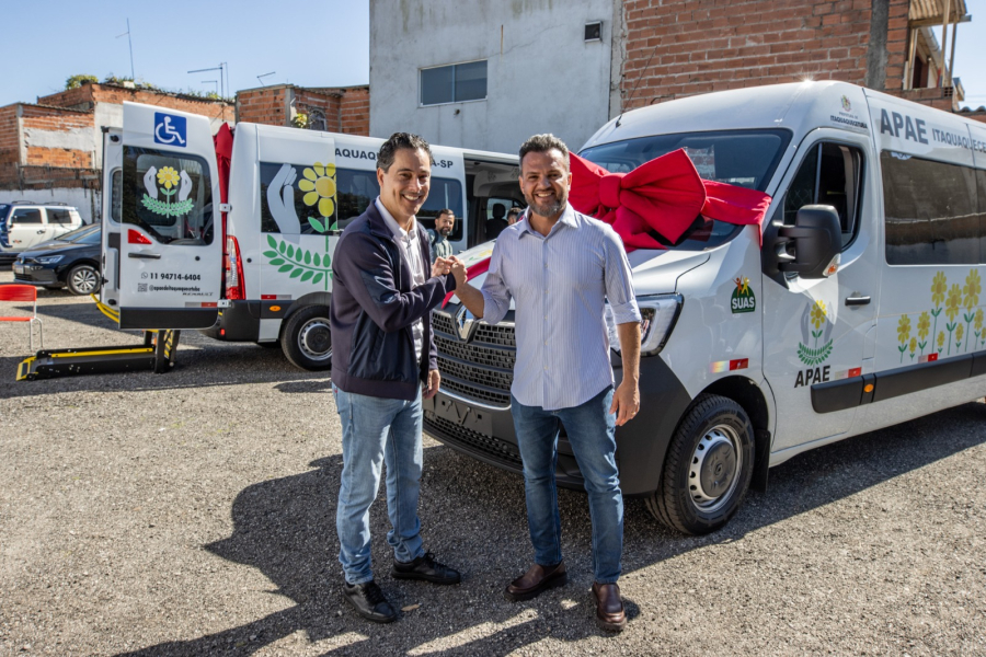 APAE de Itaquá recebe duas vans para fortalecer capacidade de atendimento