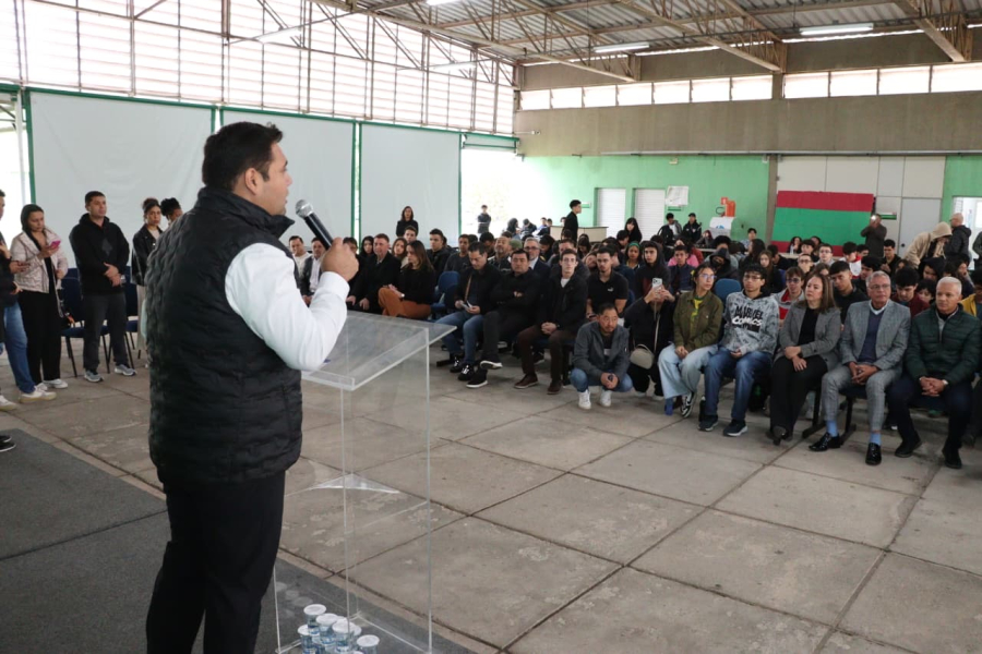 Prefeito acompanha entrega de novo bloco de salas no Instituto Federal de Suzano