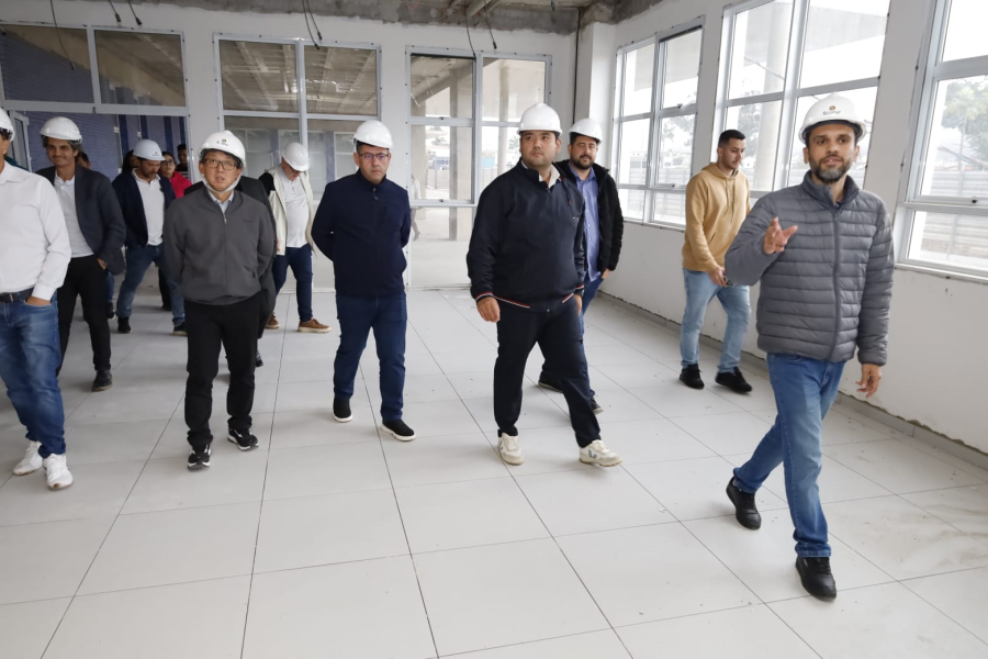 Prefeito e vereadores acompanham andamento das obras do Hospital Federal