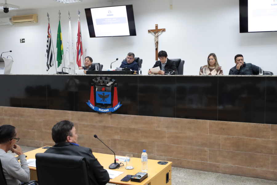 Vereadores de Suzano fazem questionamentos durante audiência pública de apresentação da LDO