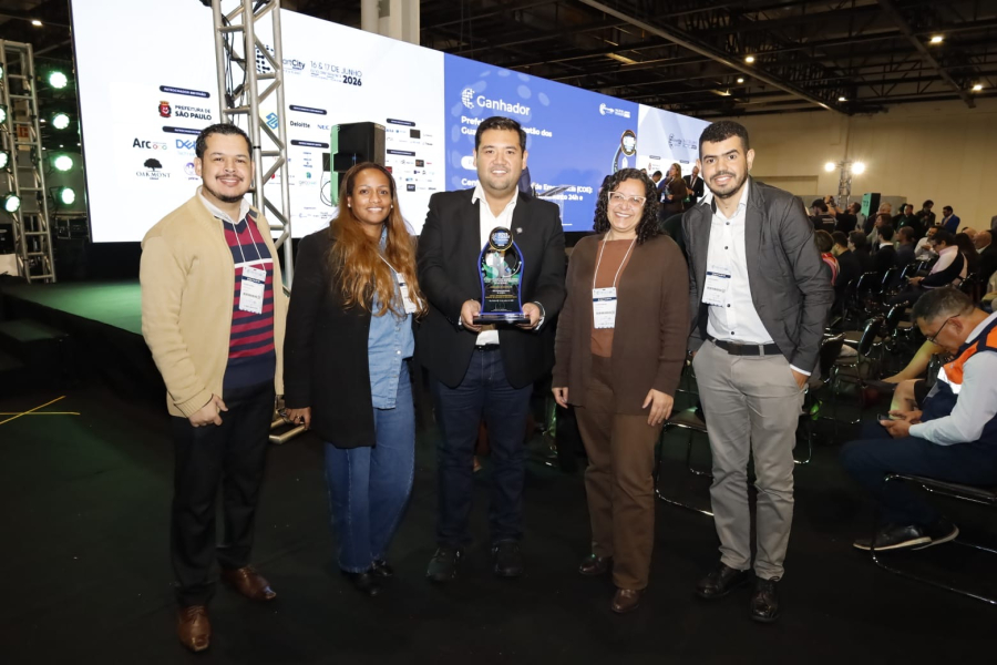 Suzano ganha prêmio por sistema inovador de avaliação do ensino 