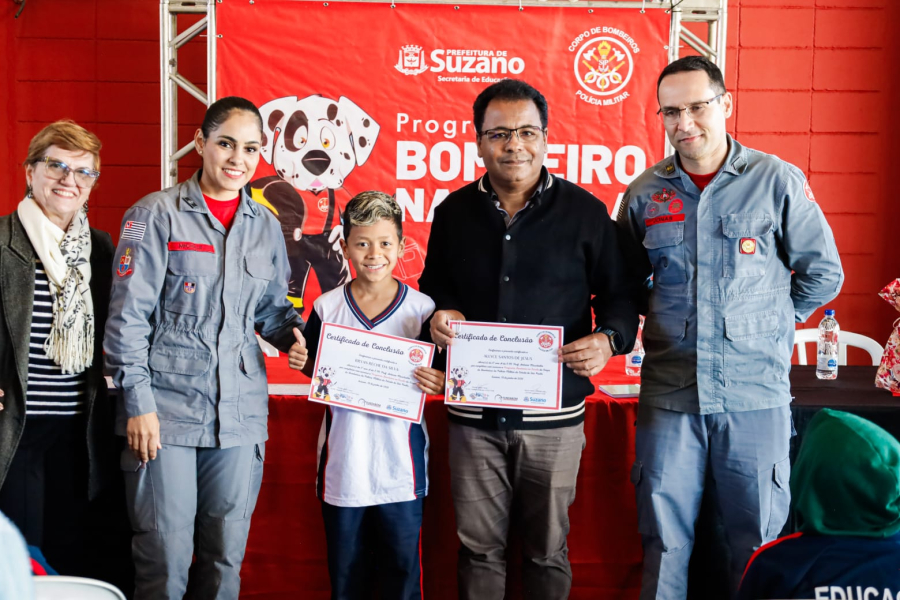 Cerimônia marca formatura de 187 alunos no programa ‘Bombeiro na Escola’