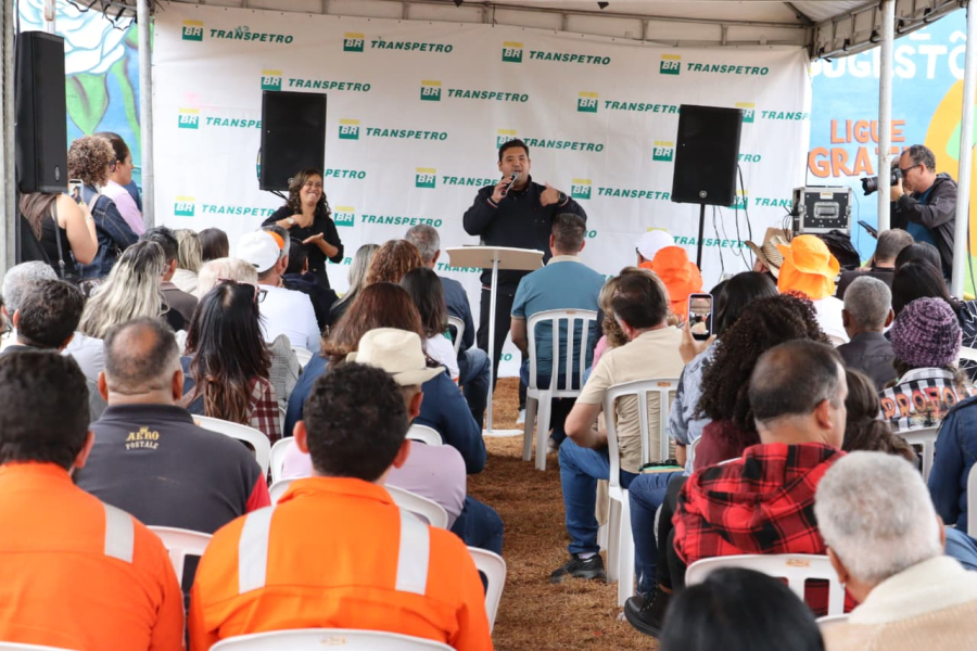Prefeito anuncia pavimentação de avenida no Jardim Gardênia Azul
