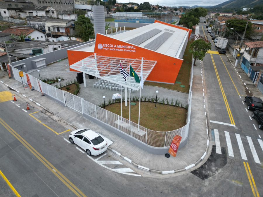 Guararema celebra dois anos da entrega de escolas municipais no Jardim Dulce e Parateí