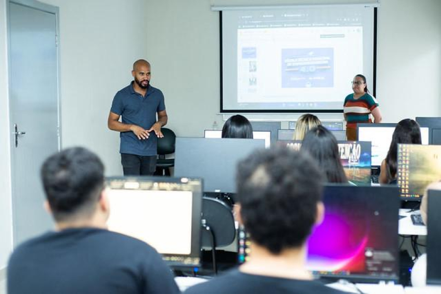 Desenvolvimento Econômico de Arujá abre mais de 120 vagas em cursos de tecnologia na Escola 4.0