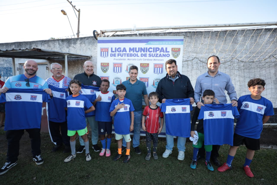 Secretaria de Esportes entrega uniformes a mais de 2 mil alunos e fortalece atividades em Suzano