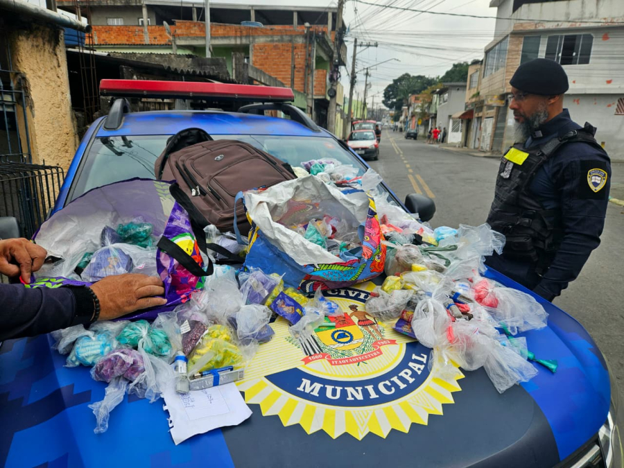 GCM de Itaquá estoura casa-bomba e apreende mais de 8 mil entorpecentes durante o feriado