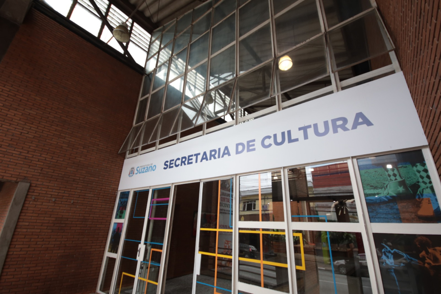 Moriconi recebe exposição ‘Toda Linha Começa de um Ponto’