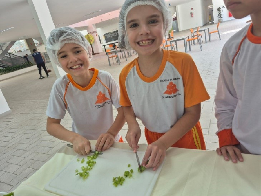 Prefeitura de Guararema promove atividade prática sobre alimentação saudável na Rede Municipal